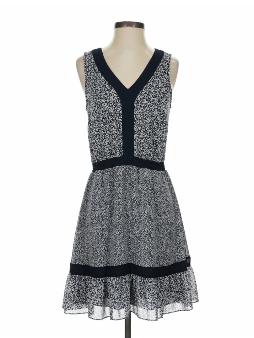 Micheal Kors Xs Dress Sleeveless Black and White Gray Floral V-Neck Dress